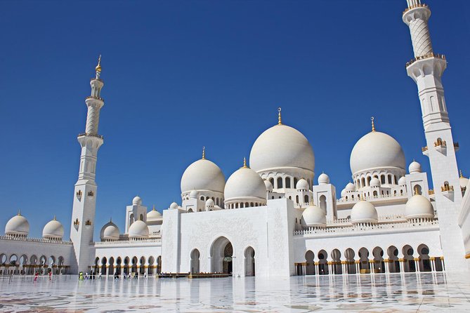 2-Day Abu Dhabi City Tour and Desert Safari with BBQ Dinner - Day 1 Abu Dhabi City Tour, Mosque First, Then Views and Markets
