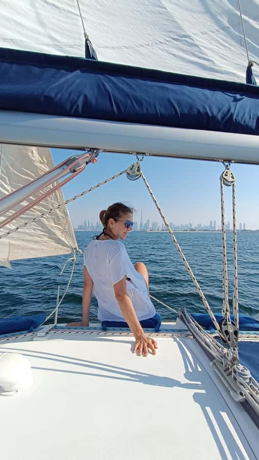 2 hrs Sailing tour with views on Burj Khalifa, Dubai skyline - Swimming by the World Islands: Crystal Water Time