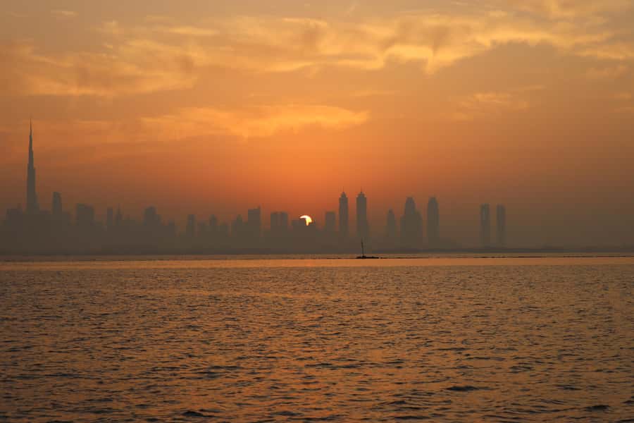 2 hrs Sailing tour with views on Burj Khalifa, Dubai skyline - Weather and Timing: When the Light Makes the Skyline Special