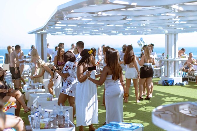 3-Hour Lotus Mega Yacht Dinner Cruise Dubai with Transfers - Sunset Timing and the U-Turn Back Toward JBR