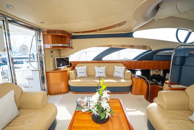 3hr Yacht- Palm Jumeirah with FREE Snacks and 30 Min Seabob - The crew experience: captain, professionals, and a smoother ride