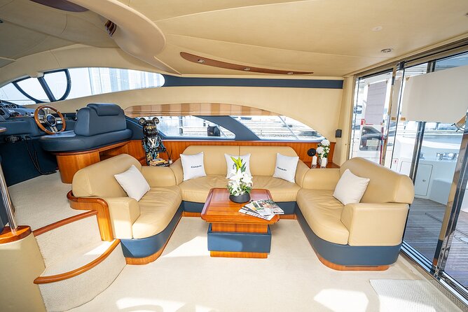3hr Yacht- Palm Jumeirah with FREE Snacks and 30 Min Seabob - Comfort and “where to sit” strategy on a yacht