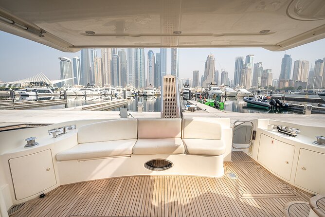 3hr Yacht- Palm Jumeirah with FREE Snacks and 30 Min Seabob - Who this yacht tour suits best