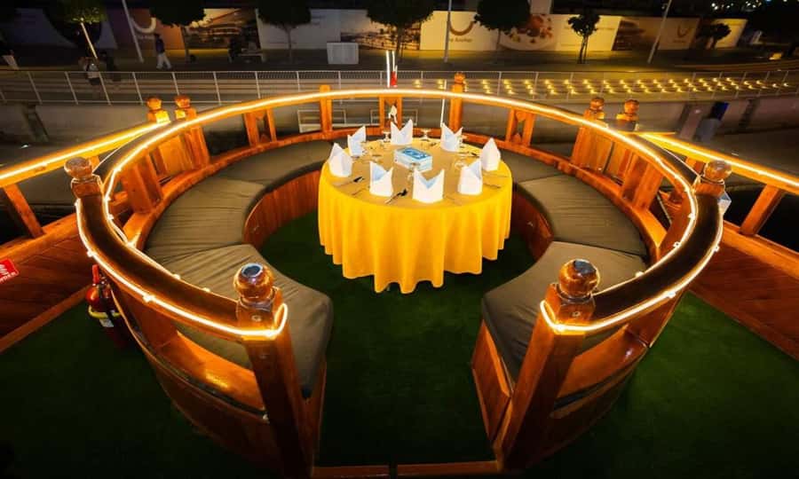5-Star Marina Dhow Dinner Cruise With Live Entertainment - Quick hits before you go