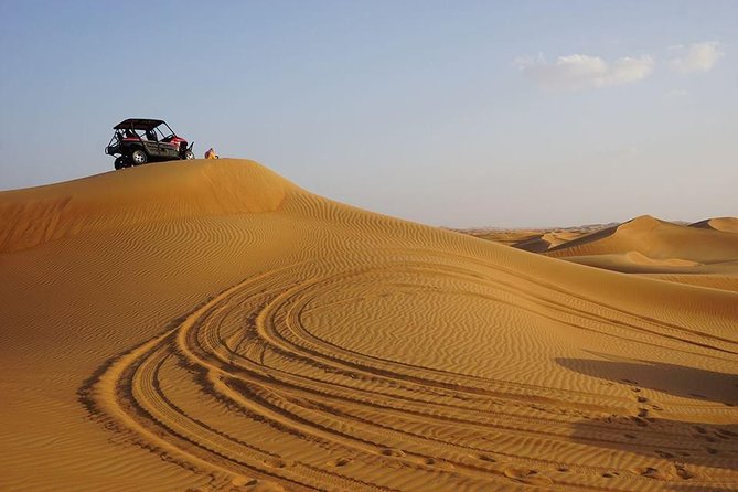 7-hour Small Group 4x4 Desert Safari Tour with Buffet Dinner in Dubai - Your Land Cruiser 4x4 ride: fun, rough, and worth dressing for