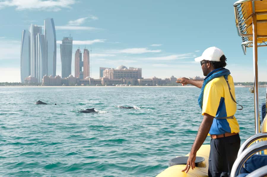 Abu Dhabi: 60-Minute Corniche Speed Boat Sightseeing Tour - Who should book this, and who should skip it