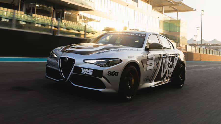 Abu Dhabi: Alfa Romeo Guilia Quadrifoglio Driving Experience - How the coaching and track time work together on a Formula 1 circuit