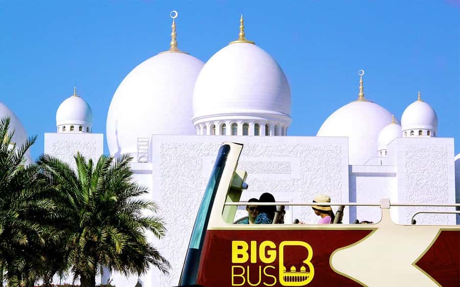 Abu Dhabi: Big Bus Hop-On Hop-Off Sightseeing Tour - Red and Green routes, the in-between stops you’ll actually enjoy