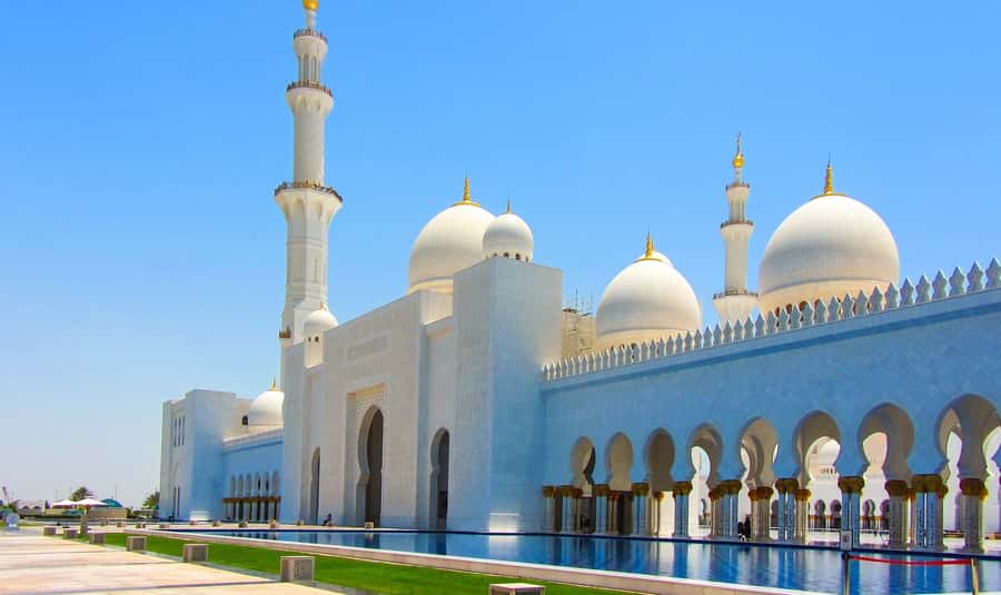 Abu Dhabi: City Tour and Desert Safari Package - Lunch timing and the best way to reset before the dunes