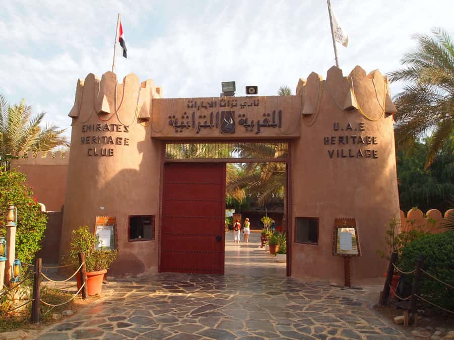 Abu Dhabi: City Tour and Desert Safari Package - Tanoura and belly dance, dinner, and the star-lit calm