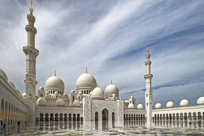 Abu Dhabi City Tour in Full Day Sharing Basis from Dubai - Stop 4: Etihad Towers (1 Hour, Tickets Not Included)