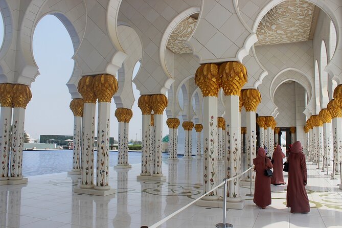 Abu Dhabi City Tour of Grand Mosque, Palace, Louvre, and Ferrari - Yas Mall as a smart buffer: shopping and a breather