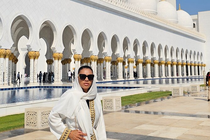 Abu Dhabi City Tour :Qasr Al Watan, Emirates Palace, Mosque - Miraj Museum, a short stop with a specific art angle