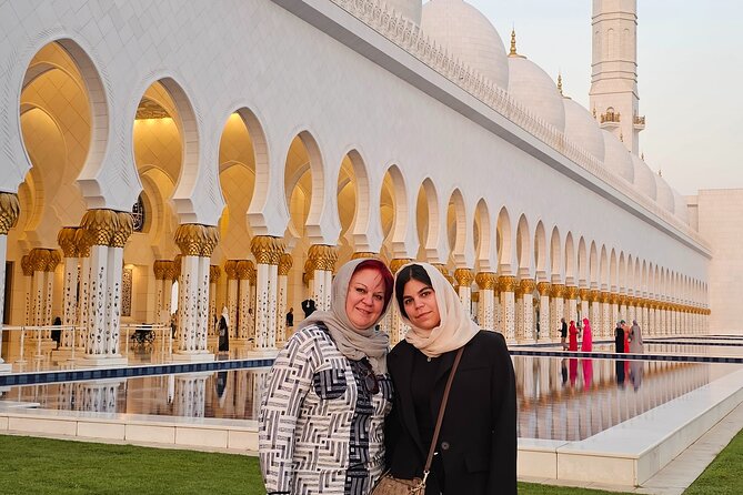 Abu Dhabi City Tour :Qasr Al Watan, Emirates Palace, Mosque - Abu Dhabi Date Market, Marina Mall lunch break, and the Ferrari World add-on