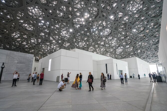 Abu Dhabi city tour with Entry ticket to Louvre Museum from Abu Dhabi - Emirates Palace and the fine line between landmarks and shopping detours