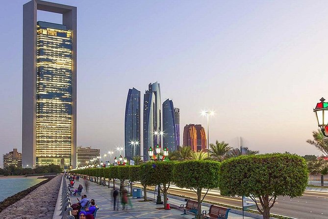 Abu Dhabi City Tour with Ferrari world & Buffet Lunch - Who this Abu Dhabi tour suits best