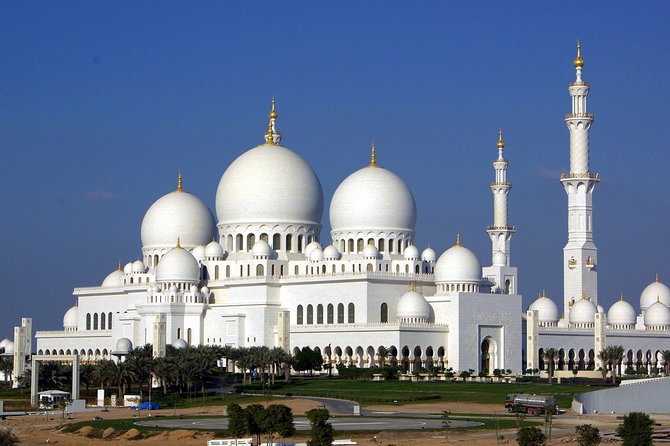 Abu Dhabi City Tour with Louvre Museum from Abu Dhabi - Corniche photo views after the mosque stop