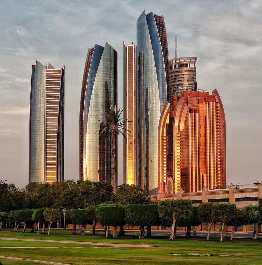 Abu Dhabi City Tour with Qasr Al Watan - A 10-hour Abu Dhabi day with Dubai pickup