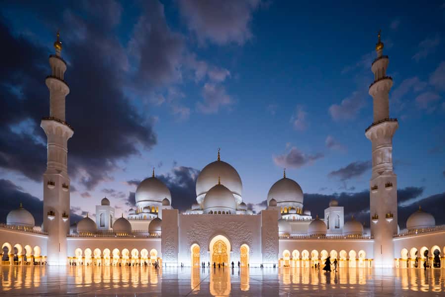 Abu Dhabi City Tour with Qasr Al Watan - Louvre Abu Dhabi: art and architecture in one stop