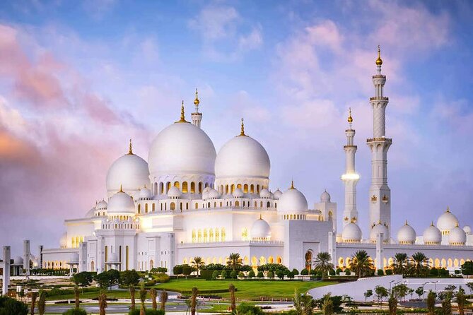 Abu Dhabi City Tour with Warner Bros. Park - Marina Mall lunch and the quick hit of Etihad Towers and Emirates Palace