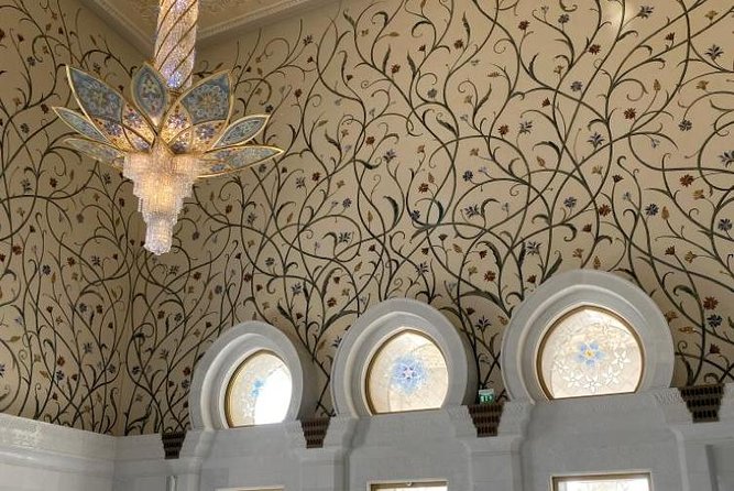 Abu Dhabi Day tour with Sheikh Zayed Grand mosque - Marina Mall free time, lunch and shopping with a real payoff
