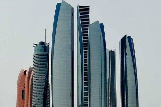 Abu Dhabi Day tour with Sheikh Zayed Grand mosque - Your guide, Narmin Abdel Aziz, and how she shapes the experience