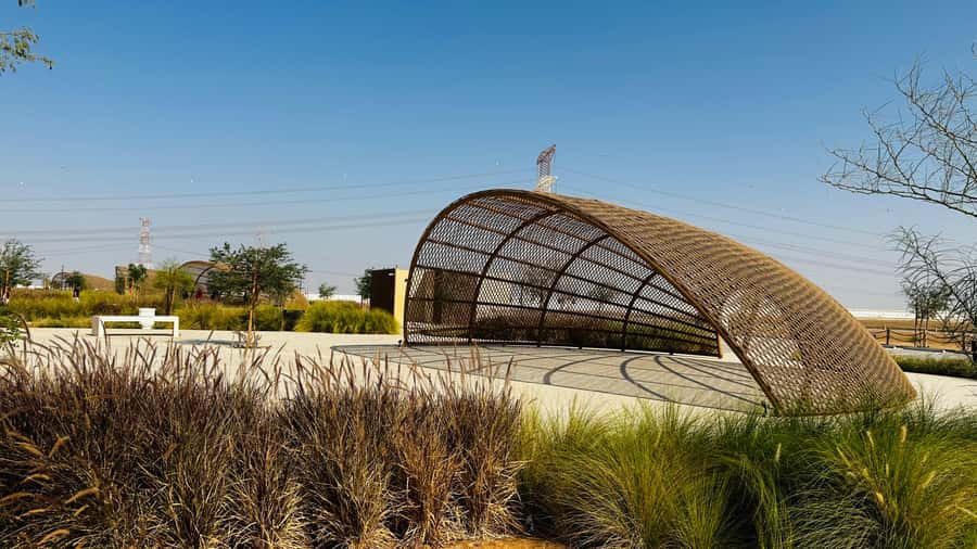 Abu Dhabi: Fossil Dune, Salt Lake and Camel Race Track Tour - Al Wathba Fossil Dunes: wind-sculpted rock and 7 square kilometers of fossils