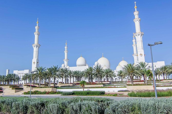 Abu Dhabi Full-Day City Sightseeing Tour from Dubai - Date market stop: a small pause that adds real flavor