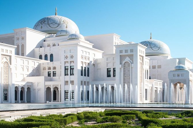 Abu Dhabi Full Day City Tour - Emirates Palace Mandarin Oriental and Etihad Towers, luxury from street level