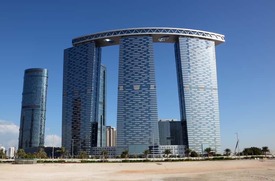 Abu Dhabi Full-Day Tour from Dubai - Spanish-Speaking Guide - Sheikh Zayed Grand Mosque: the stop that earns its reputation
