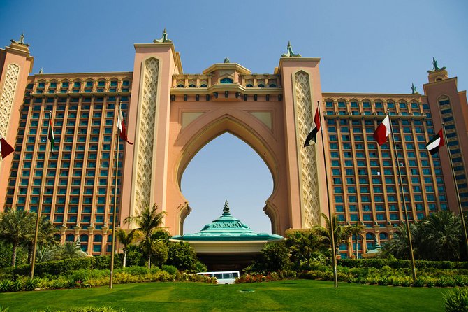 Abu Dhabi Grand Mosque, Etihad Towers & Royal Palace Visit from Dubai - Qasr Al Watan Palace: more than a photo stop
