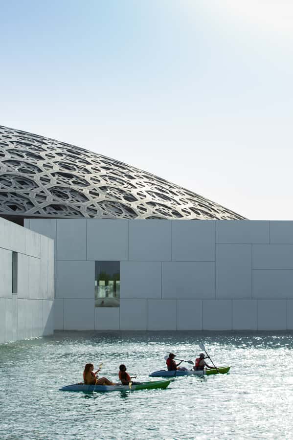 Abu Dhabi: Guided Kayak Tour around Louvre - Quick hits for the Louvre Abu Dhabi kayak loop
