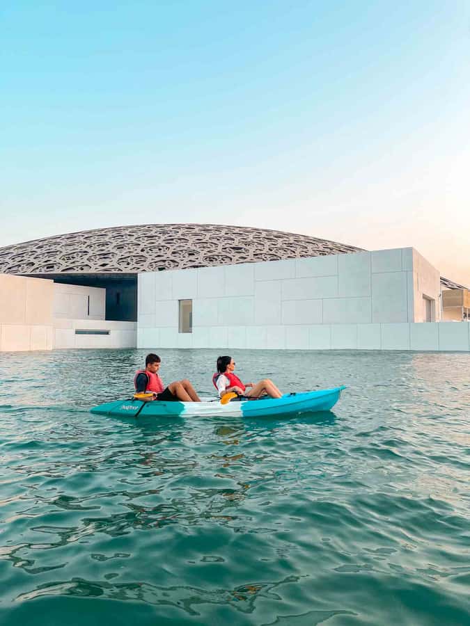 Abu Dhabi: Guided Kayak Tour around Louvre - The one-hour paddle route, and what you really see from the water