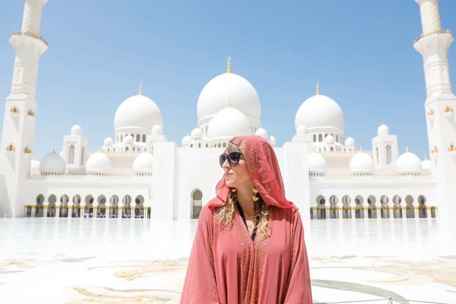 Abu Dhabi: Guided Walking Tour at Sheikh Zayed Grand Mosque - The main prayer hall: why the carpet is such a big deal