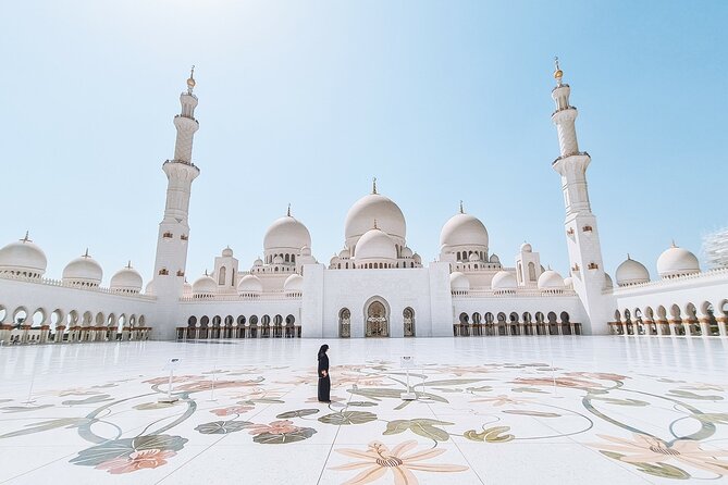 Abu Dhabi: Half-Day Guided City Tour - Dates Market: a souvenir you can actually use