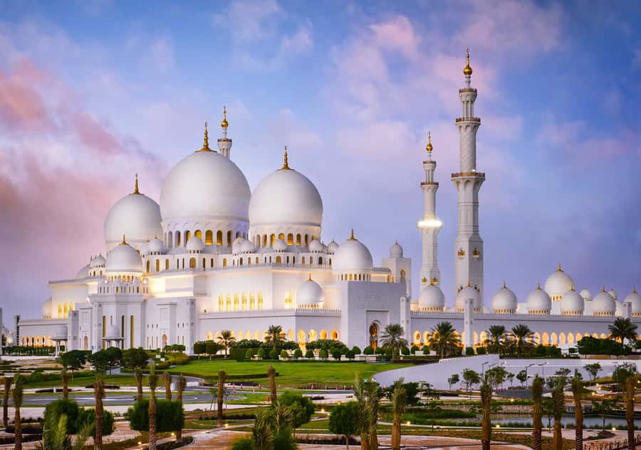 Abu Dhabi: Half-Day Guided City Tour - Emirates Palace and the Corniche waterfront drive pass