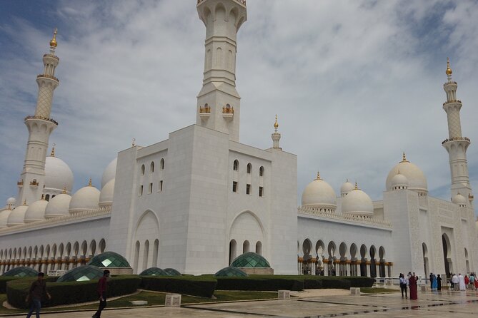 Abu Dhabi Private City Tour - Driver-Guide Service, Timing, and Comfort Details