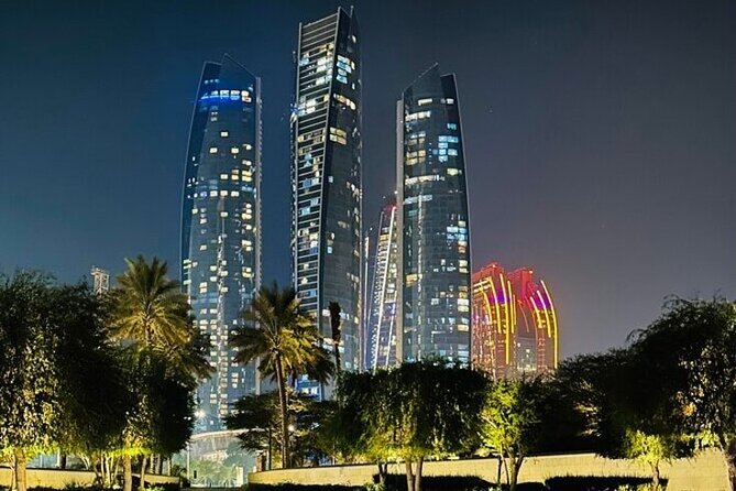 Abu Dhabi Private City Tour From Dubai - Emirates Palace Mandarin Oriental spa stop: architecture you can see from a distance