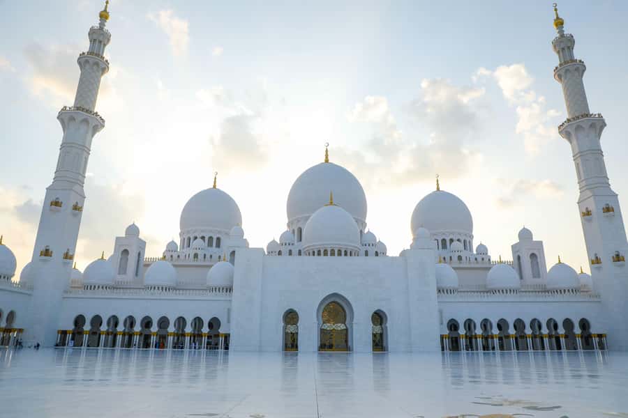 Abu Dhabi: Professional Photoshoot at Sheikh Zayed Mosque - Inside the Mosque: Calligraphy, Floral Patterns, and Controlled Timing