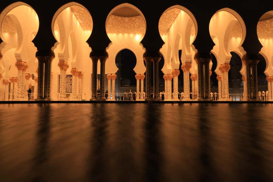 Abu Dhabi: Professional Photoshoot at Sheikh Zayed Mosque - Weather, Wind, and Bright Light: How to Dress Your Day