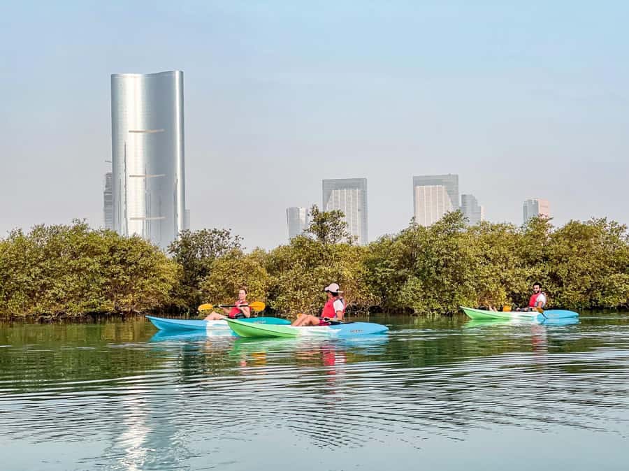 Abu Dhabi: Reem Central Park 2-hour Guided Kayak Tour - Two hours on the water: what your paddle time feels like