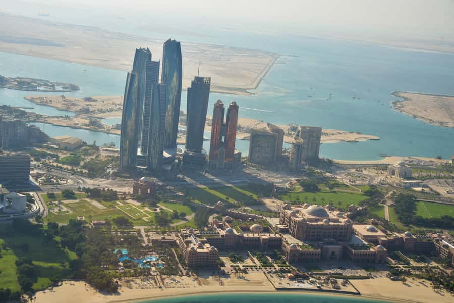 Abu Dhabi: Scenic Helicopter Tour - The Tallest Flagpole in the Country, Once the Tallest in the World