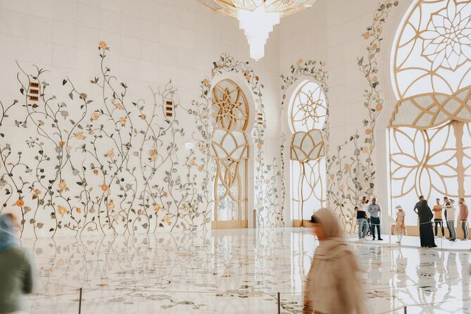 Abu Dhabi Sheikh Zayed Grand Mosque Private Tour - Guides make it or break it, and the ones you might get have a track record