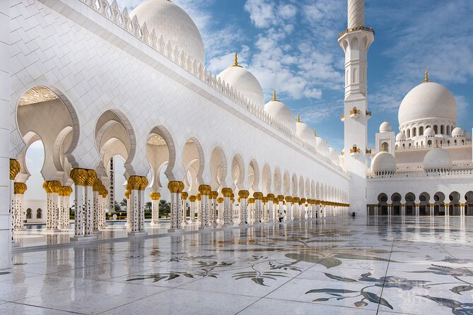 Abu Dhabi Sheikh Zayed Grand Mosque Tour - The guide experience: what to listen for