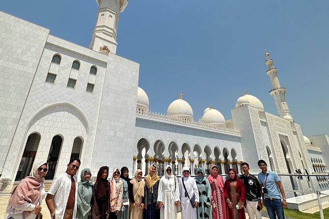 Abu Dhabi Sheikh Zayed Grand Mosque Tour with Ferrari world - Entering Sheikh Zayed Grand Mosque Center: what to expect and how to prepare