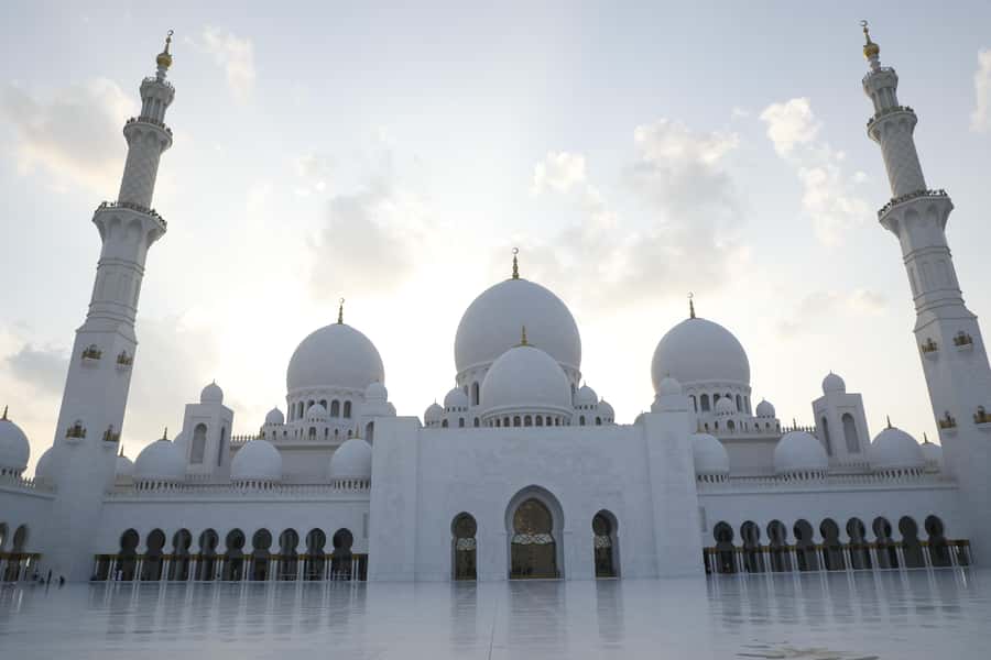 Abu Dhabi: Sheikh Zayed Grand Mosque Tour with Photographer - What Group Size Feels Like and Who This Tour Suits Best