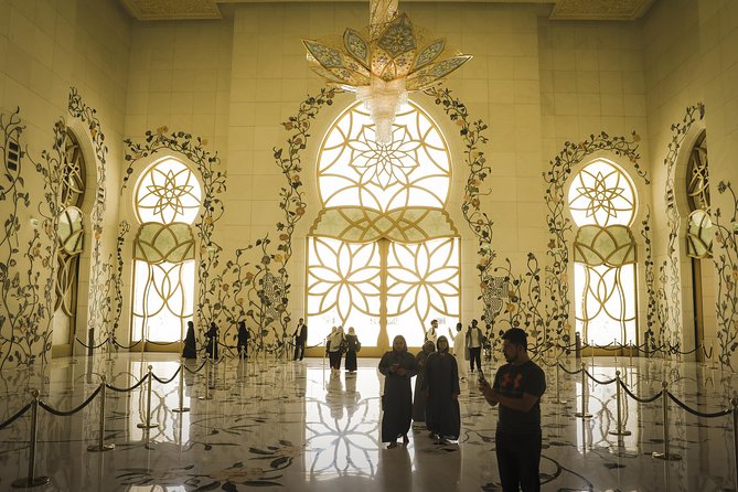 Abu Dhabi Sheikh Zayed Mosque Half-Day Guided Tour from Dubai - What your guide helps you notice inside the prayer hall