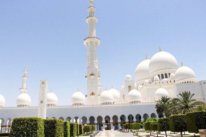 Abu Dhabi Sightseeing Tour from Dubai - Etihad Towers and Emirates Palace: Big Names, Short Stops
