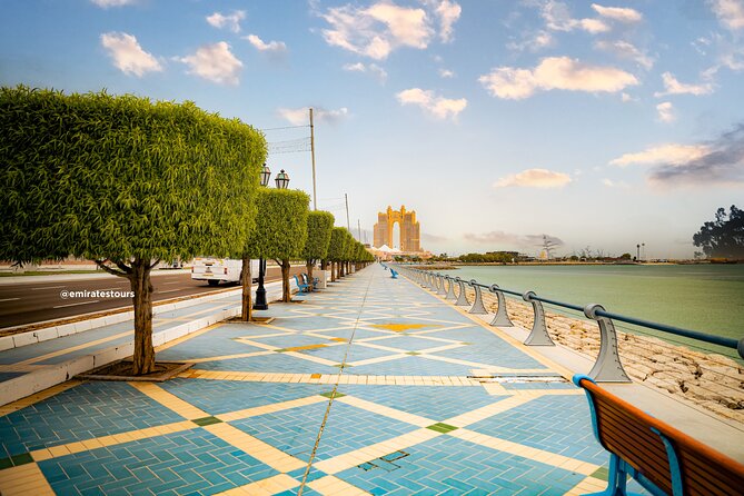 Abu Dhabi Sightseeing Tour: Sheikh Zayed Mosque, Heritage Village & Dates Market - Abu Dhabi Dates Market: where the best price hunt happens fast