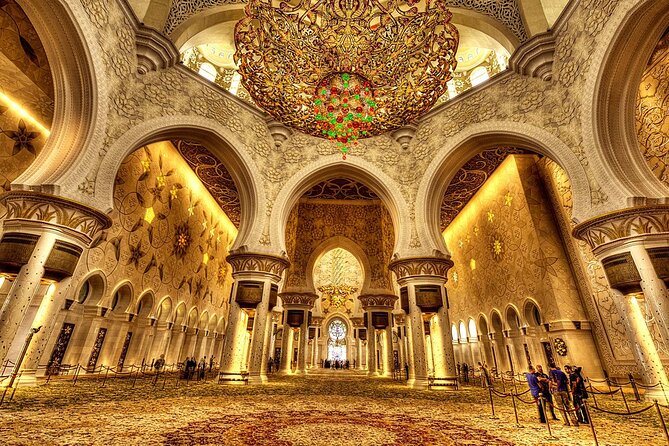 Abu Dhabi Tour from Dubai: Sheikh Zayed Mosque & Ferrari World ! - Sheikh Zayed Grand Mosque Center: the star of the morning